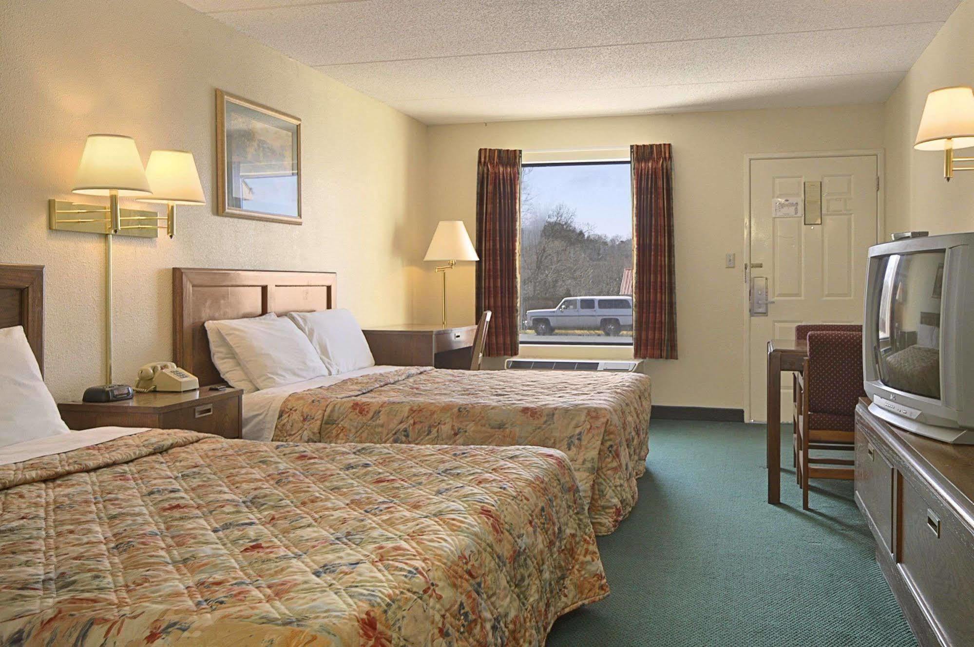 Days Inn By Wyndham Apple Valley Pigeon Forge/Sevierville Dış mekan fotoğraf